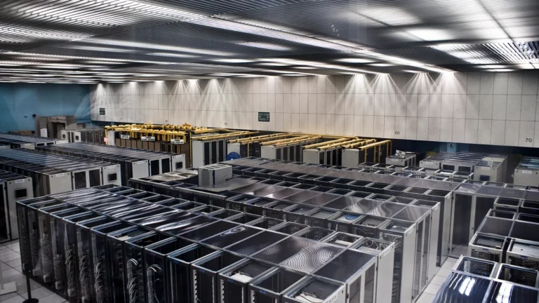 Salle de serveurs d'un centre de données
